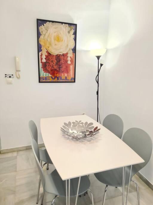C Palacio Parking Segun Disponibilidad 塞维利亚 外观 照片