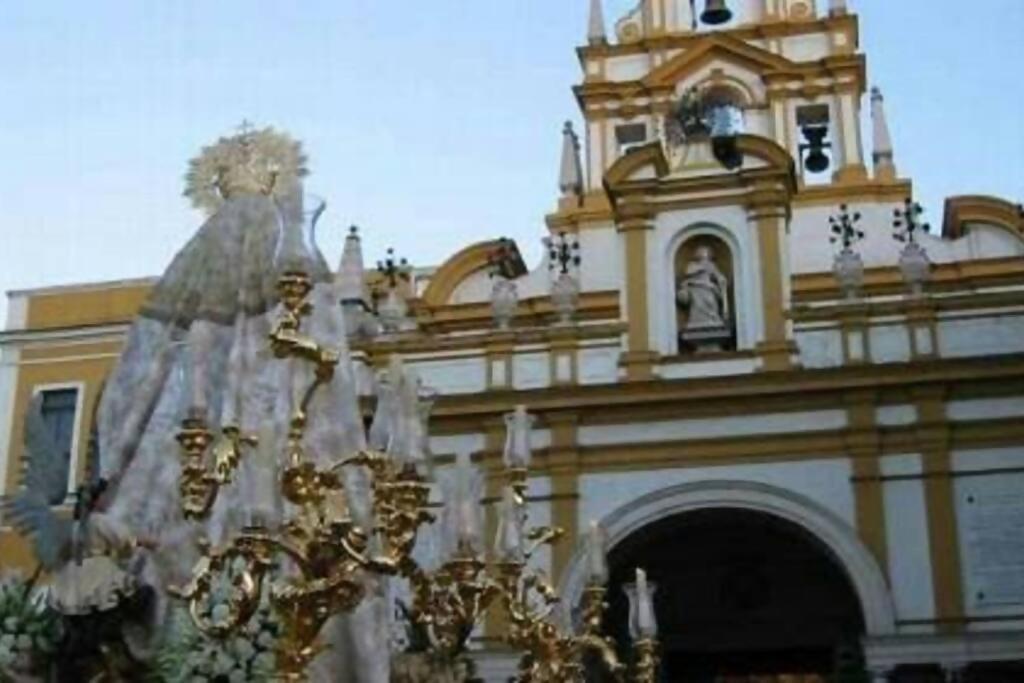 C Palacio Parking Segun Disponibilidad 塞维利亚 外观 照片